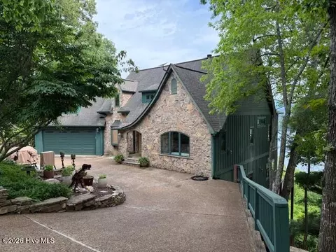 39 Cheoah Trl, Lake Santeetlah, NC 28771
