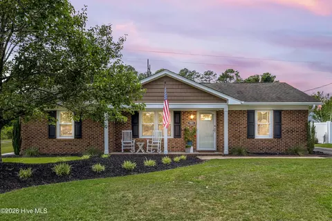 901 Spring Valley Rd, Wilmington, NC 28405