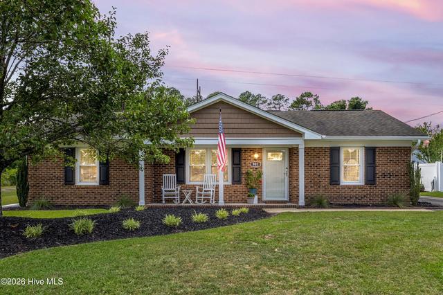 901 Spring Valley Rd, Wilmington, NC 28405