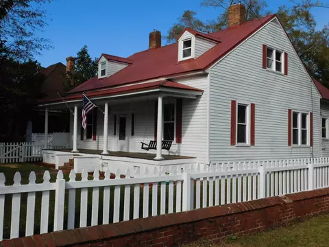 324 E Church St, Laurinburg, NC 28352