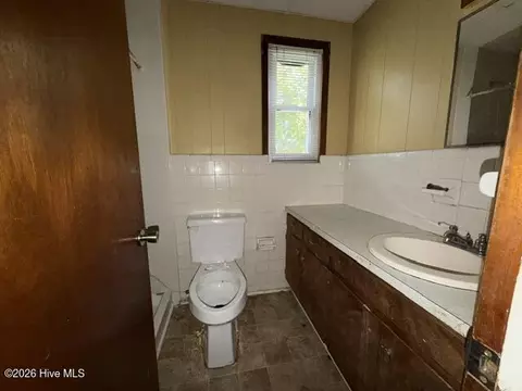 Bath - 1805 Mcdowell St, Augusta, GA 30904 photo 1 of 2