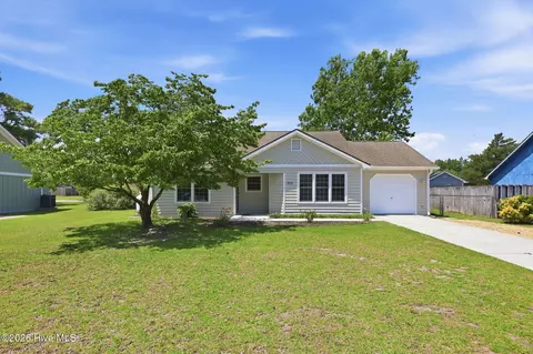 415 Red Fox Trl, Newport, NC 28570