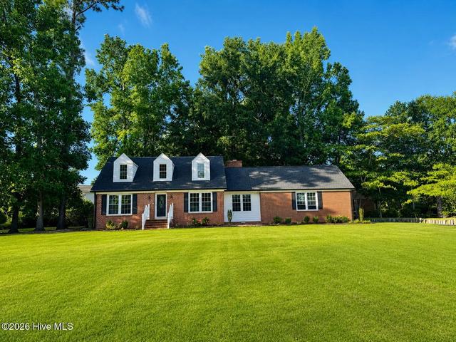 101 Epworth Dr, Jacksonville, NC 28546