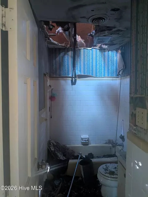 Bath - 3601 Bimini Ct, Augusta, GA 30909 photo 3 of 3