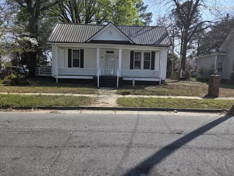 109 E Grainger Ave, Kinston, NC 28501