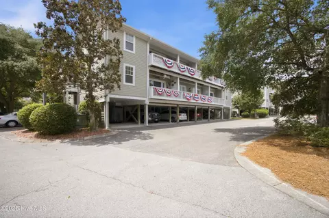 610 W Brown St #E, Southport, NC 28461