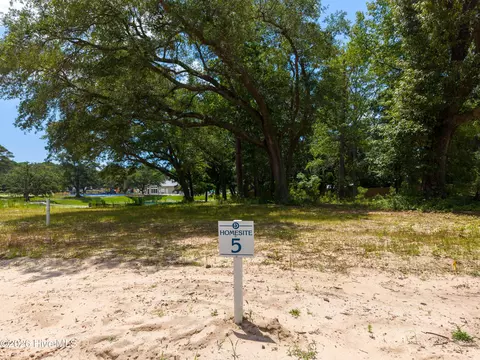 126 E Wayfinder Ln, Hampstead, NC 28443 photo 3