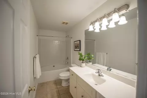 Bath - 710 Brownsfield Ln, Evans, GA 30809 photo 4 of 6