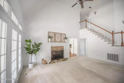 Living - 710 Brownsfield Ln, Evans, GA 30809 photo 5 of 7