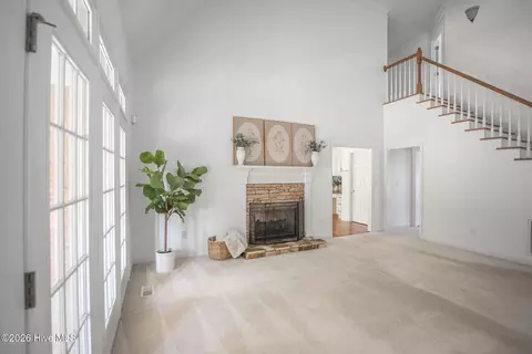 Living - 710 Brownsfield Ln, Evans, GA 30809 photo 4 of 7