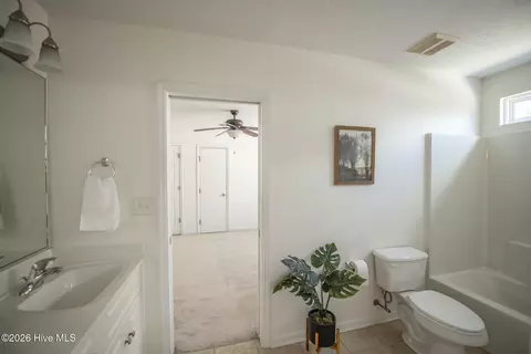 Bath - 710 Brownsfield Ln, Evans, GA 30809 photo 6 of 6
