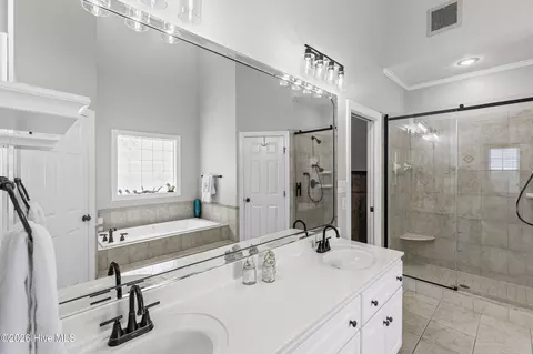 Bath - 152 Kestwick Dr E, Martinez, GA 30907 photo 2 of 7