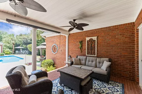 Exterior - 152 Kestwick Dr E, Martinez, GA 30907 photo 5 of 16