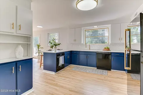 Kitchen - 502 Arnlee Way, Augusta, GA 30909 photo 7 of 8