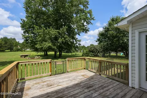 Exterior - 209 Target Ln, Hubert, NC 28539 photo 5 of 7