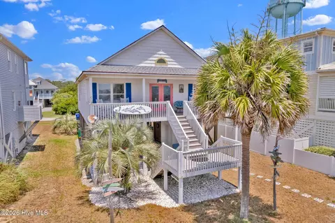 108 W Dolphin Dr, Oak Island, NC 28465