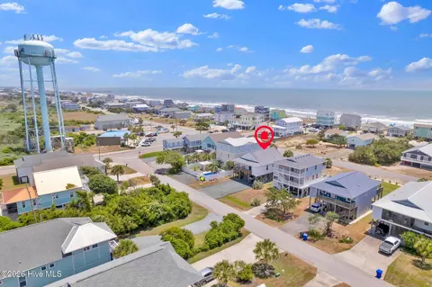108 W Dolphin Dr, Oak Island, NC 28465