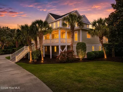 6266 Ingleside Dr, Wilmington, NC 28409