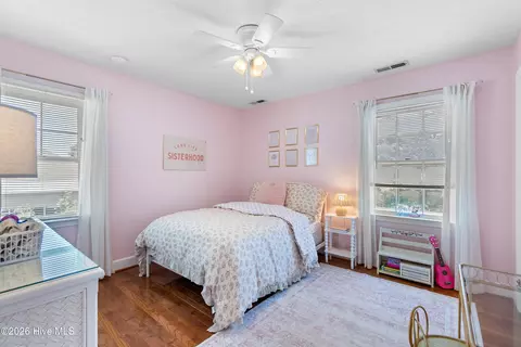 Bedroom - 113 Bellowing Doe Rd, Hampstead, NC 28443 photo 7 of 9