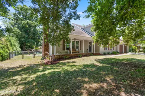 Exterior - 113 Bellowing Doe Rd, Hampstead, NC 28443 photo 2 of 11