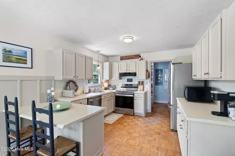 Kitchen - 113 Bellowing Doe Rd, Hampstead, NC 28443 photo 2 of 5