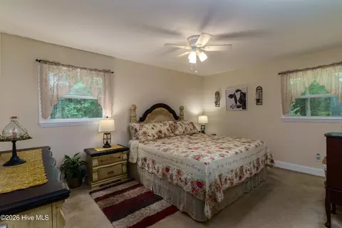 Bedroom - 2188 Us 1, Cameron, NC 28326 photo 2 of 4