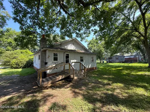 165 3rd St, Cordova, NC 28330
