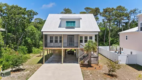 3106 E Oak Island Dr, Oak Island, NC 28465