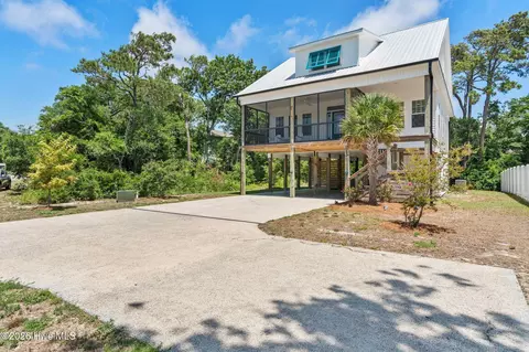 3106 E Oak Island Dr, Oak Island, NC 28465