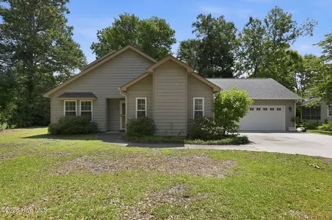 216 Lord Granville Dr, Morehead City, NC 28557