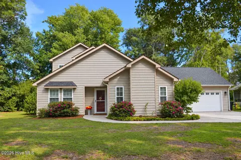 216 Lord Granville Dr, Morehead City, NC 28557
