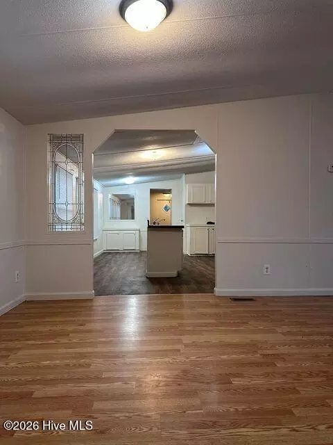 Living - 11 Marlette St, Hubert, NC 28539 photo 2 of 6