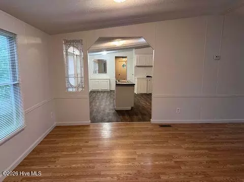 Living - 11 Marlette St, Hubert, NC 28539 photo 3 of 6