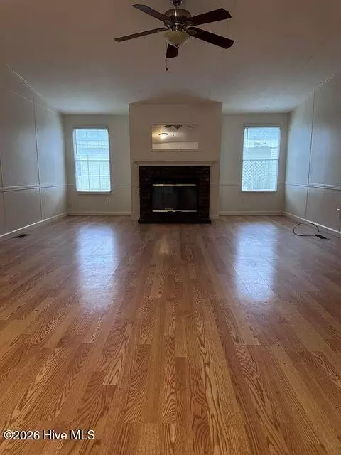 Living - 11 Marlette St, Hubert, NC 28539 photo 1 of 6