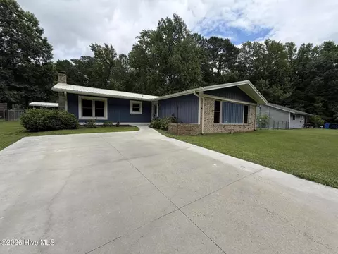 106 Brookdale Plz, Jacksonville, NC 28546