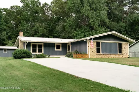 106 Brookdale Plz, Jacksonville, NC 28546