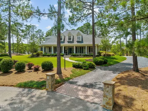 110 Merced Ct, Southern Pines, NC 28387