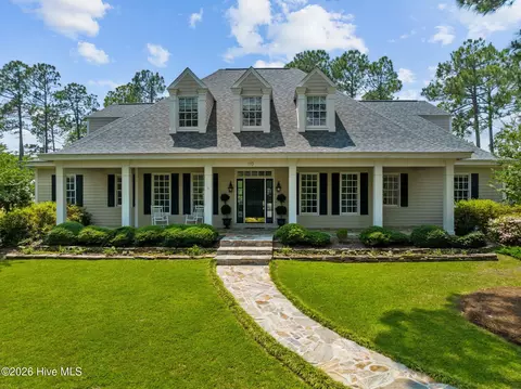 110 Merced Ct, Southern Pines, NC 28387