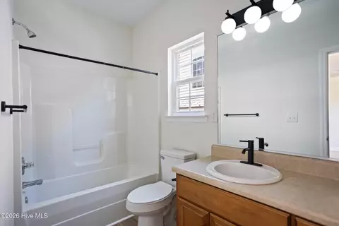 Bath - 837 Dantignac St, Augusta, GA 30901 photo 3 of 4