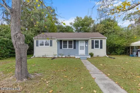 121 Bryan St, Jacksonville, NC 28540
