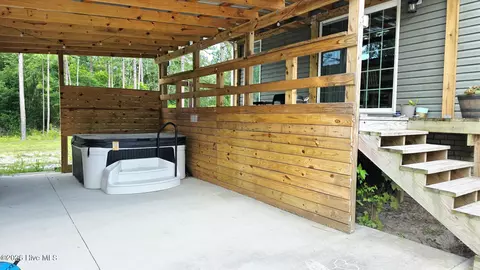 Exterior - 2094 Traders Neck Rd, Hampstead, NC 28443 photo 6 of 9
