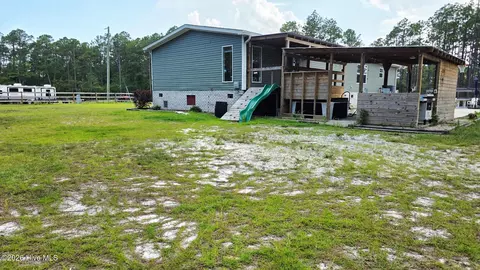 Exterior - 2094 Traders Neck Rd, Hampstead, NC 28443 photo 8 of 9