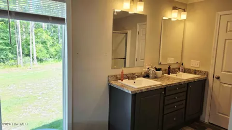 Bath - 2094 Traders Neck Rd, Hampstead, NC 28443 photo 5 of 5