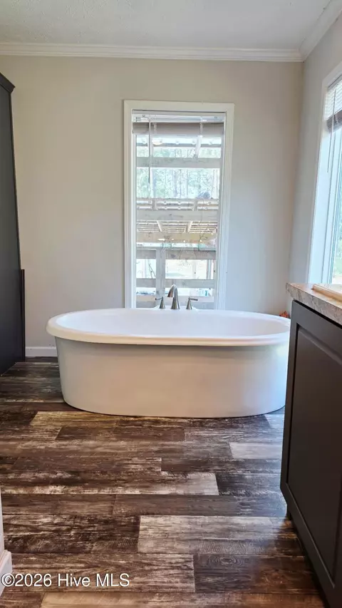 Bath - 2094 Traders Neck Rd, Hampstead, NC 28443 photo 2 of 5