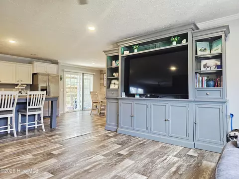 Living - 2094 Traders Neck Rd, Hampstead, NC 28443 photo 1 of 4