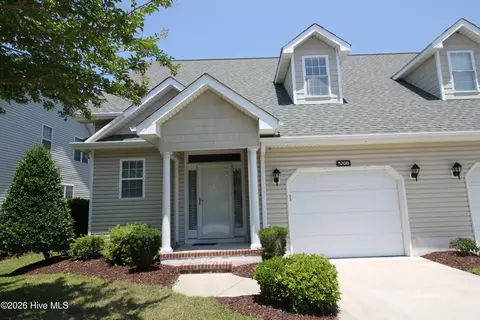 520 Village Green Dr #B, Morehead City, NC 28557