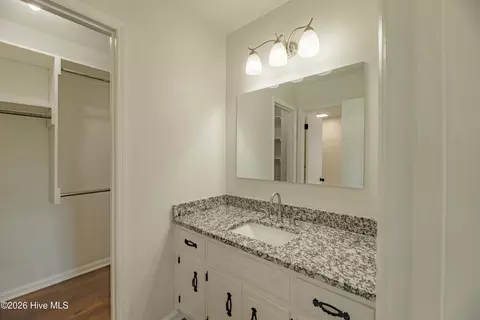 Bath - 3974 Willowood Rd, Martinez, GA 30907 photo 1 of 6