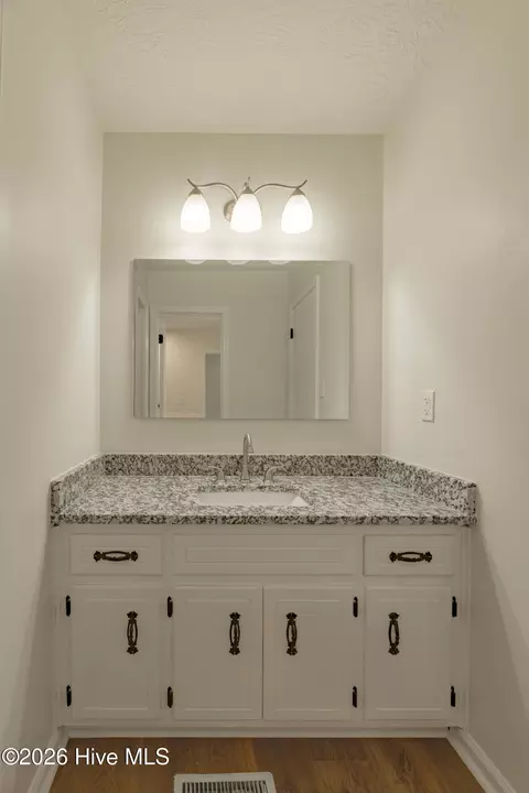 Bath - 3974 Willowood Rd, Martinez, GA 30907 photo 2 of 6