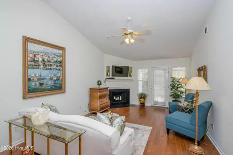 Living - 10 Charlestowne Dr, Augusta, GA 30907 photo 1 of 1