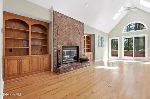 Living - 27 Mcmichael Dr, Pinehurst, NC 28374 photo 2 of 7
